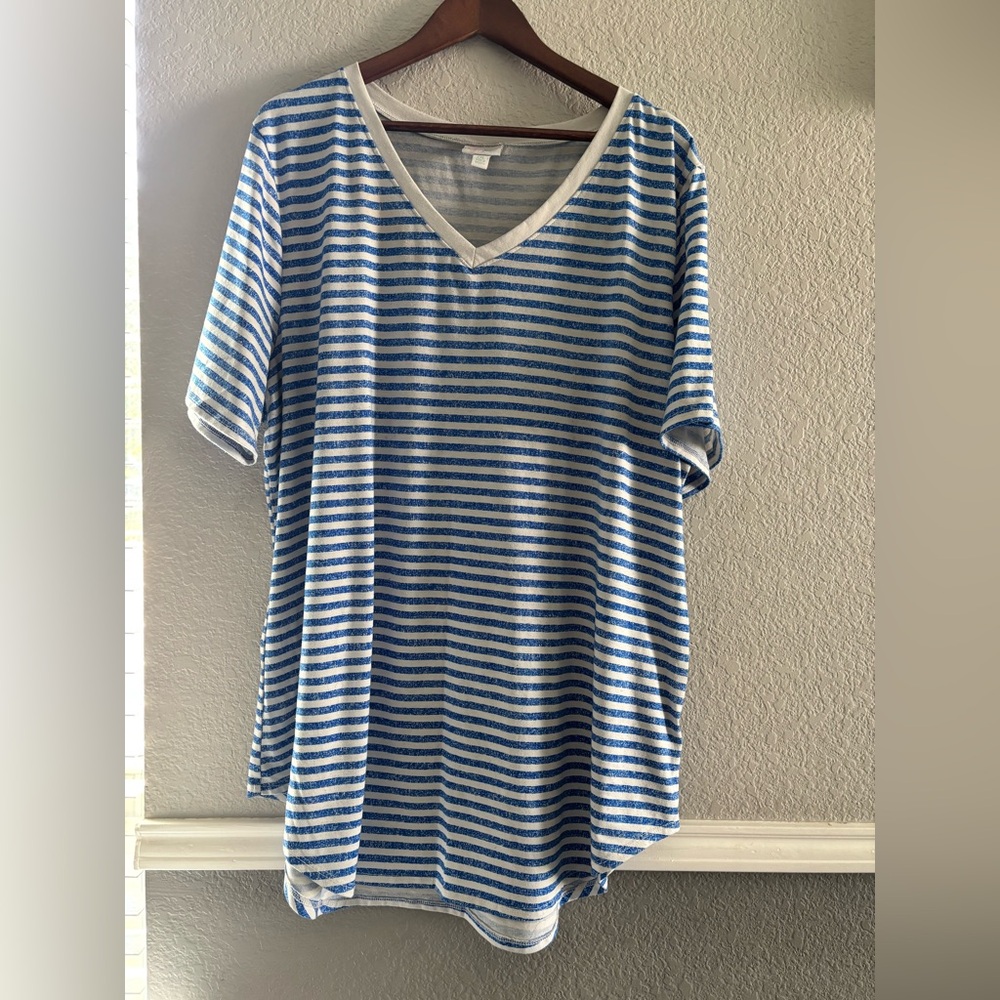 LuLaRoe Blue & White Striped V-Neck Tee – Size 2XL